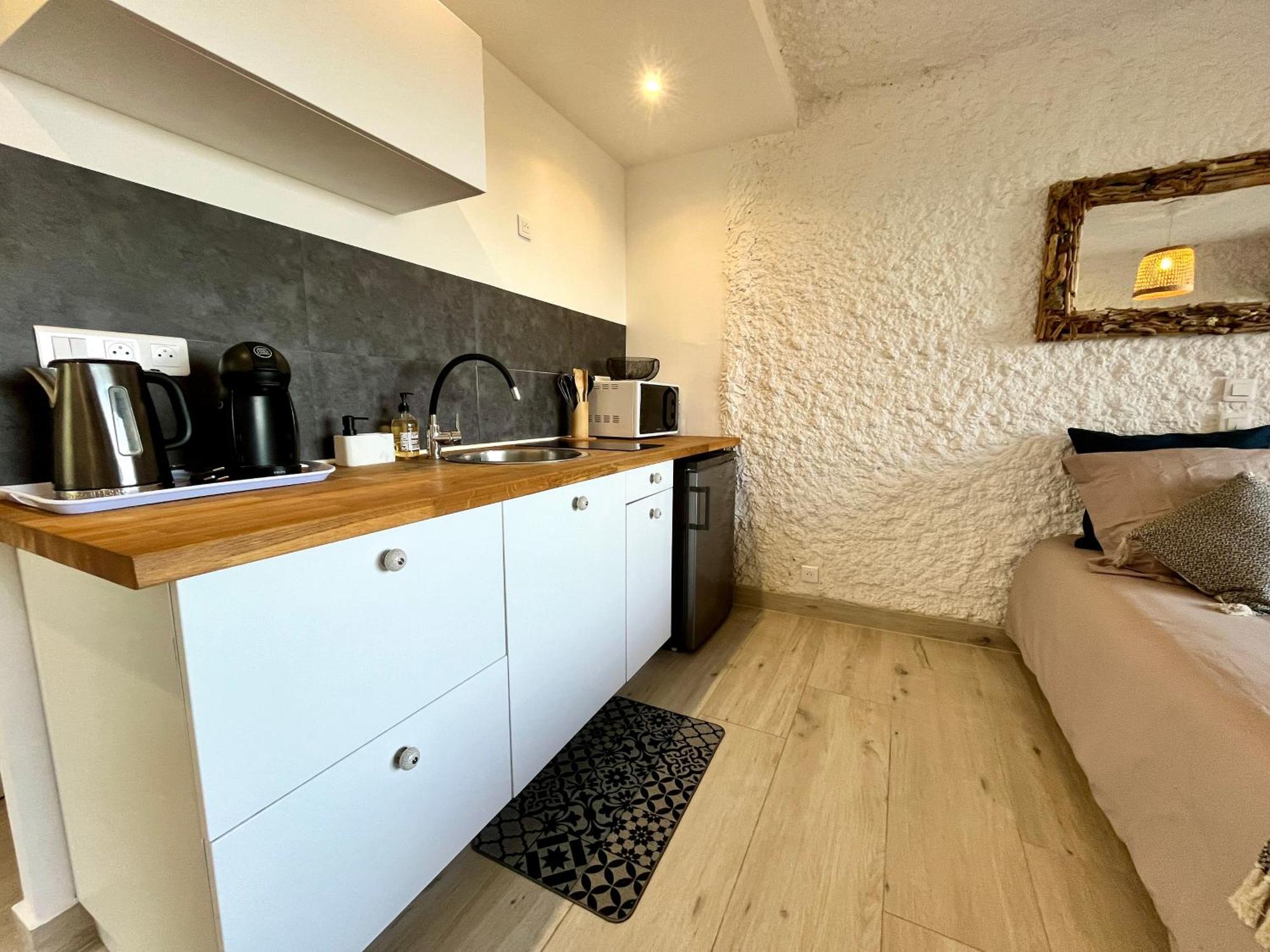 Joli Vue Avec Terrasse Et Jardinet A Sant Ambroggio Appartement