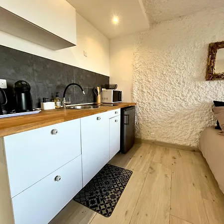 Joli Studio Vue Mer Avec Terrasse Et Jardinet A Sant Ambroggio Lumio  Exterior foto